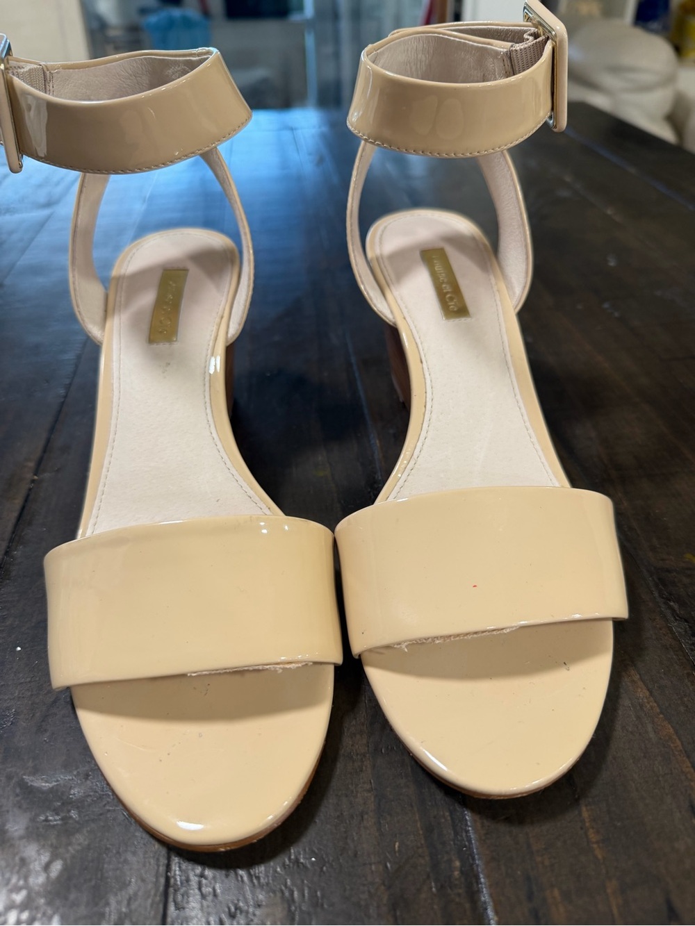 Louise et Cie Women’s Beige Ankle-Strap Patent Sandals